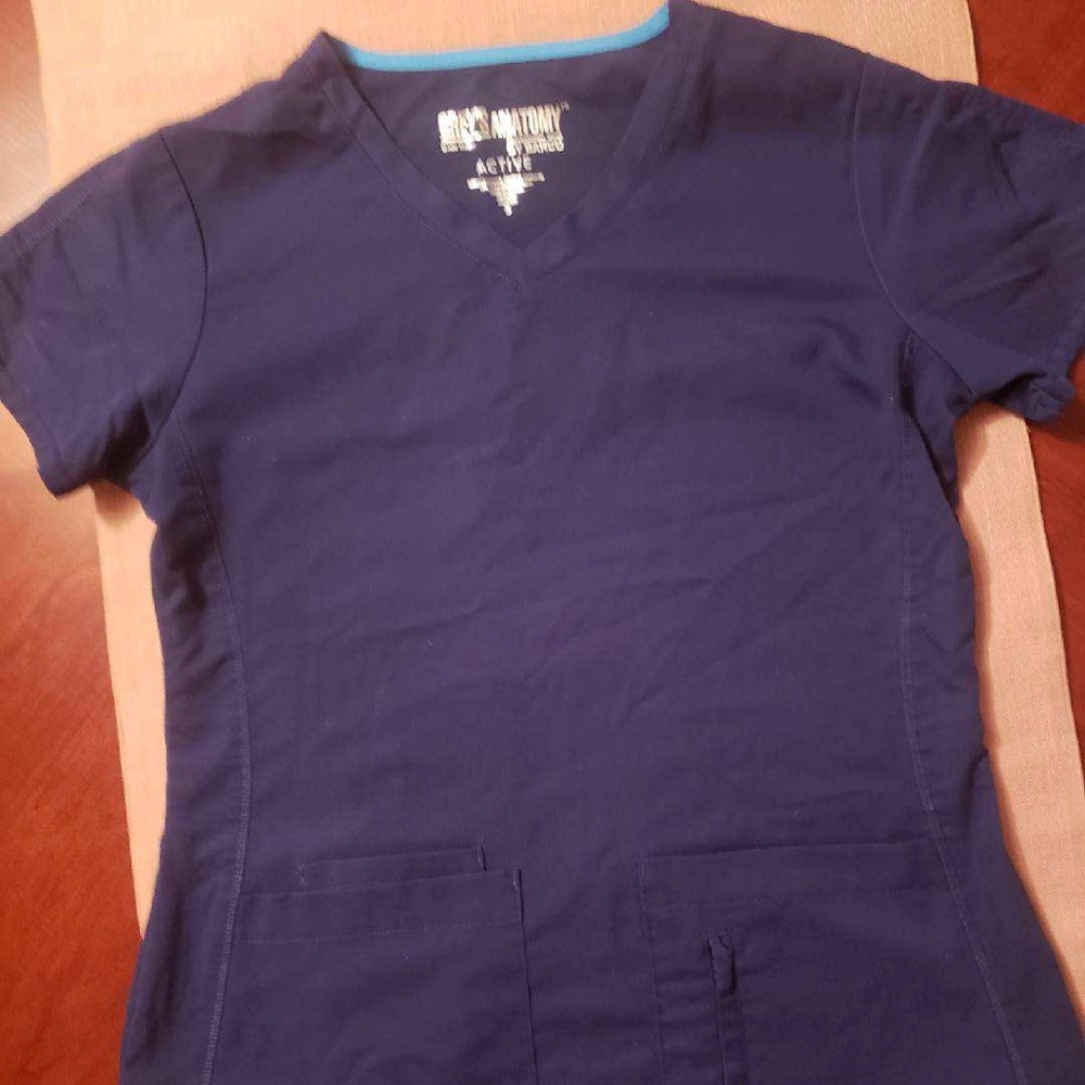 Grey’s Anatomy active scrub top